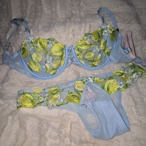 Victoria's Secret Dream Angels Bra in size 32D and matching panty in XSMALL
